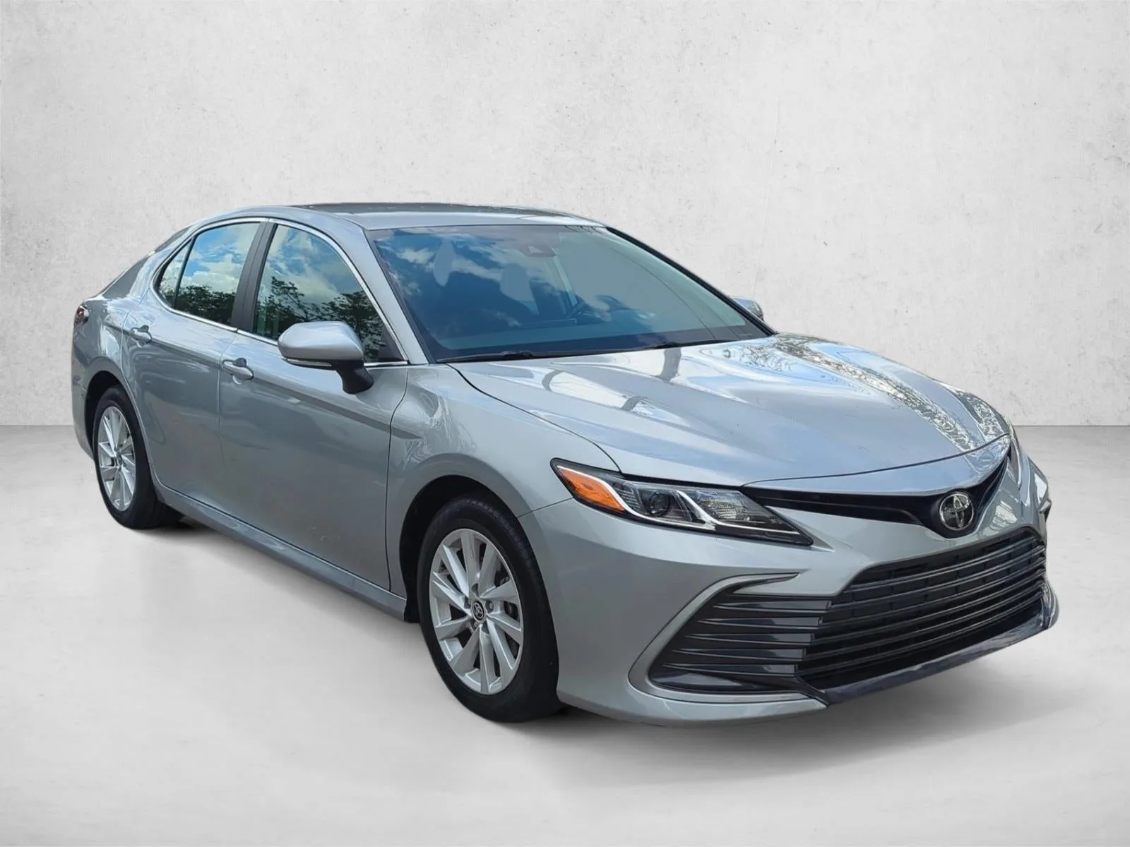 2024 Toyota Camry LE Auto AWD (Natl) photo 3