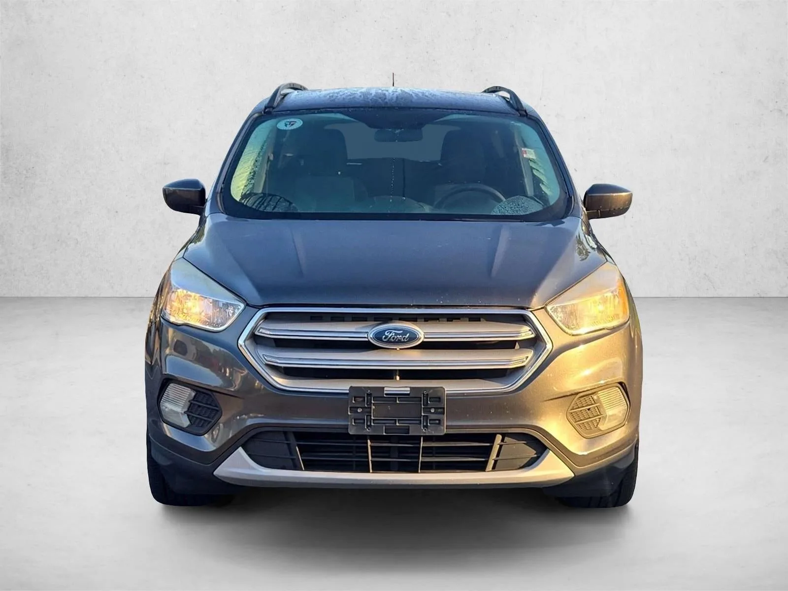 2018 Ford Escape SE FWD photo 2