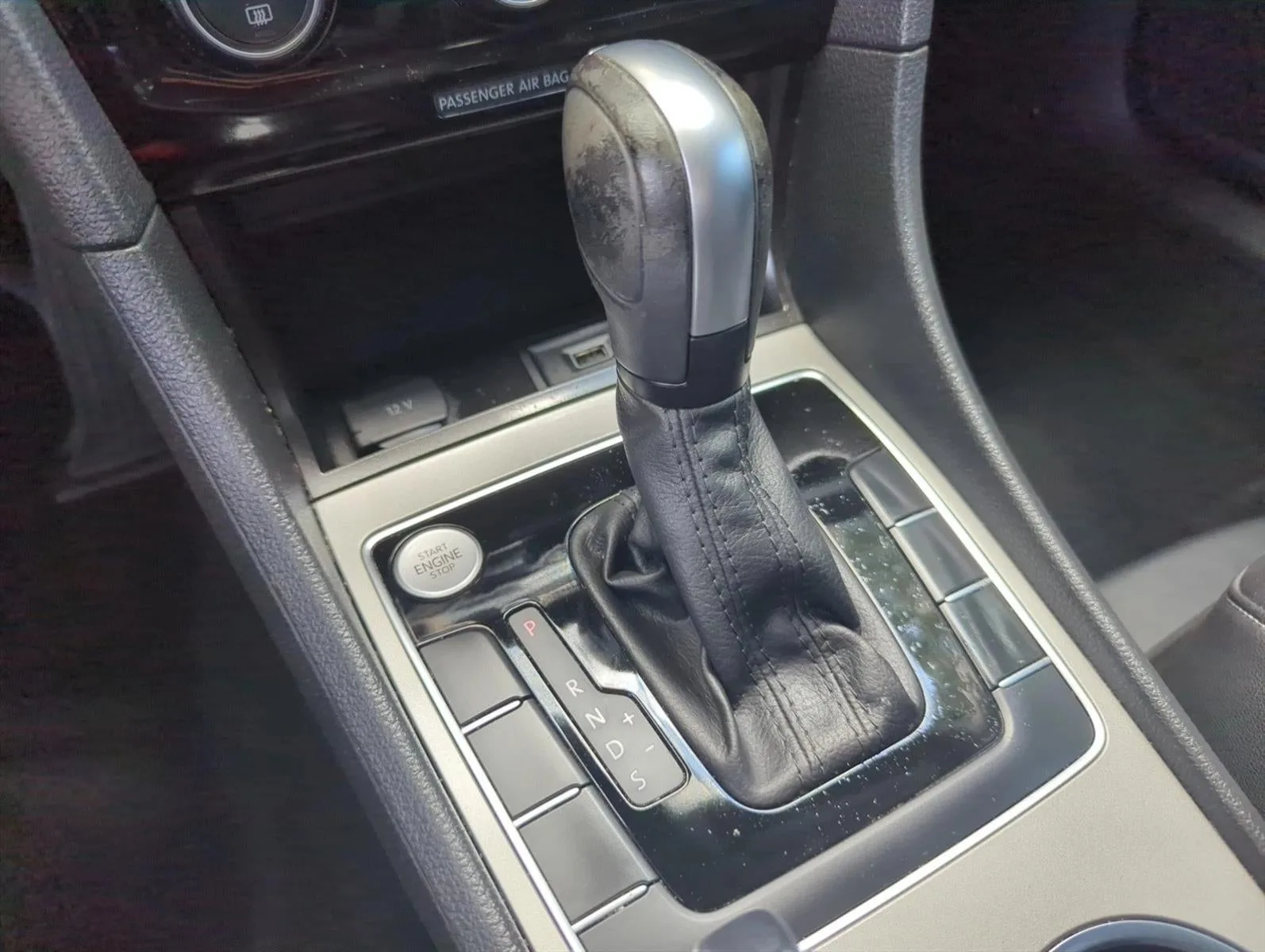 2022 Volkswagen Passat 2.0T SE photo 11