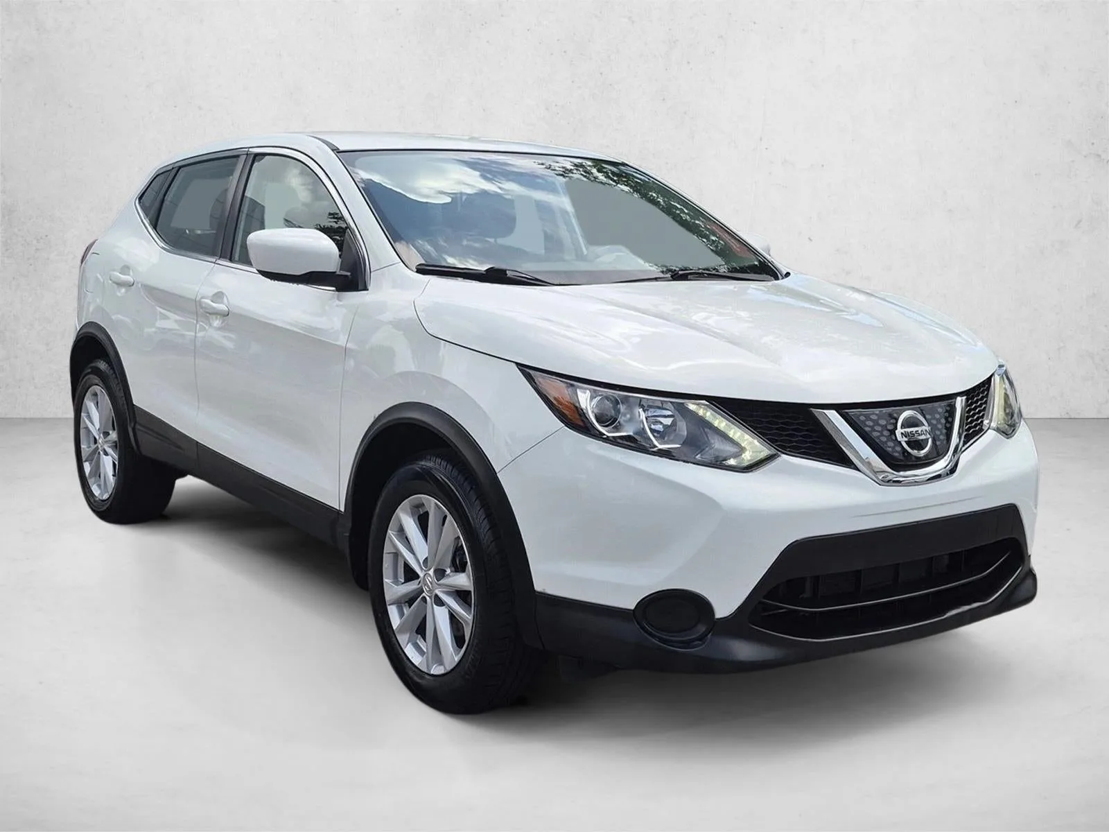 2018 Nissan Rogue Sport 2018.5 FWD S photo 3