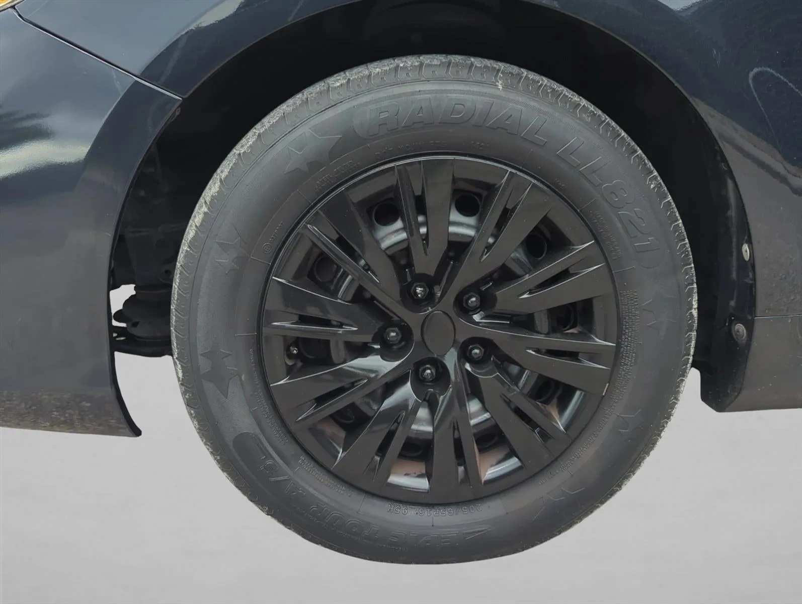 2012 Toyota Camry 4dr Sdn I4 Auto LE (Natl) photo 9