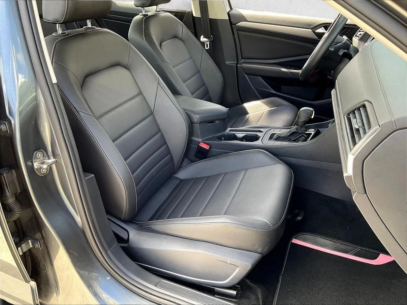 2021 Volkswagen Jetta SE Auto photo 9