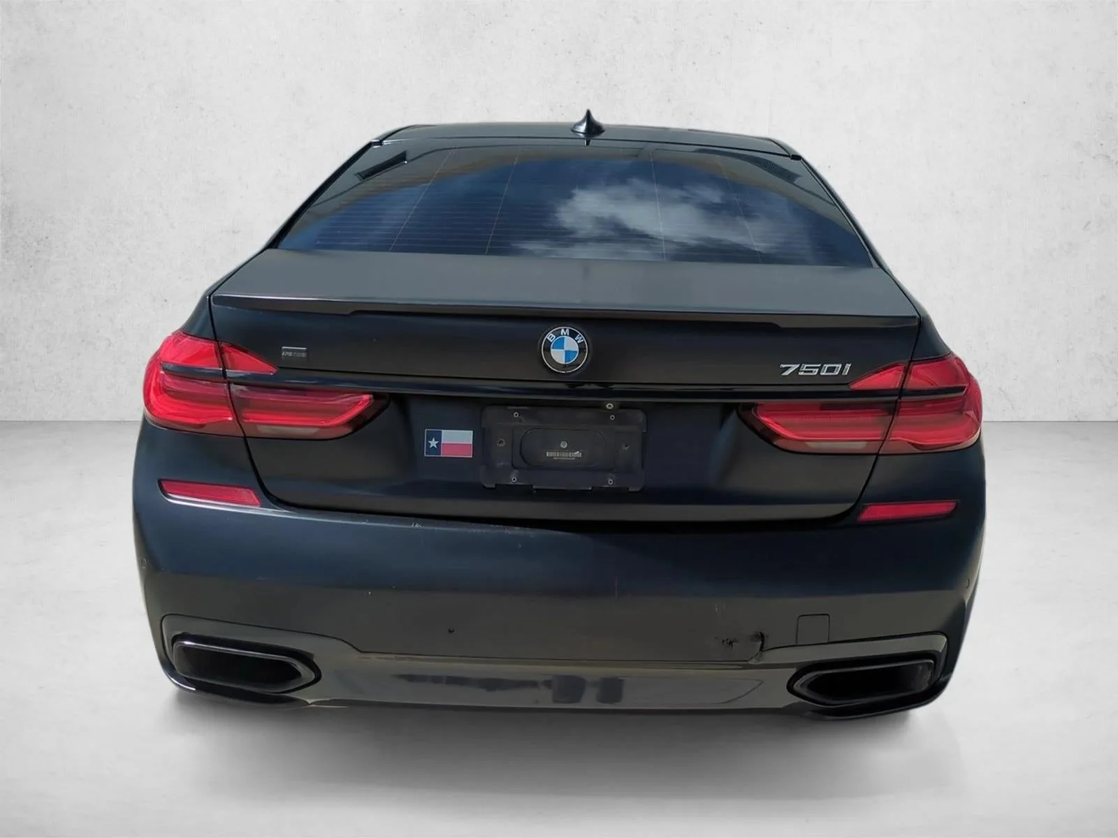 2017 BMW 750i Sedan photo 6
