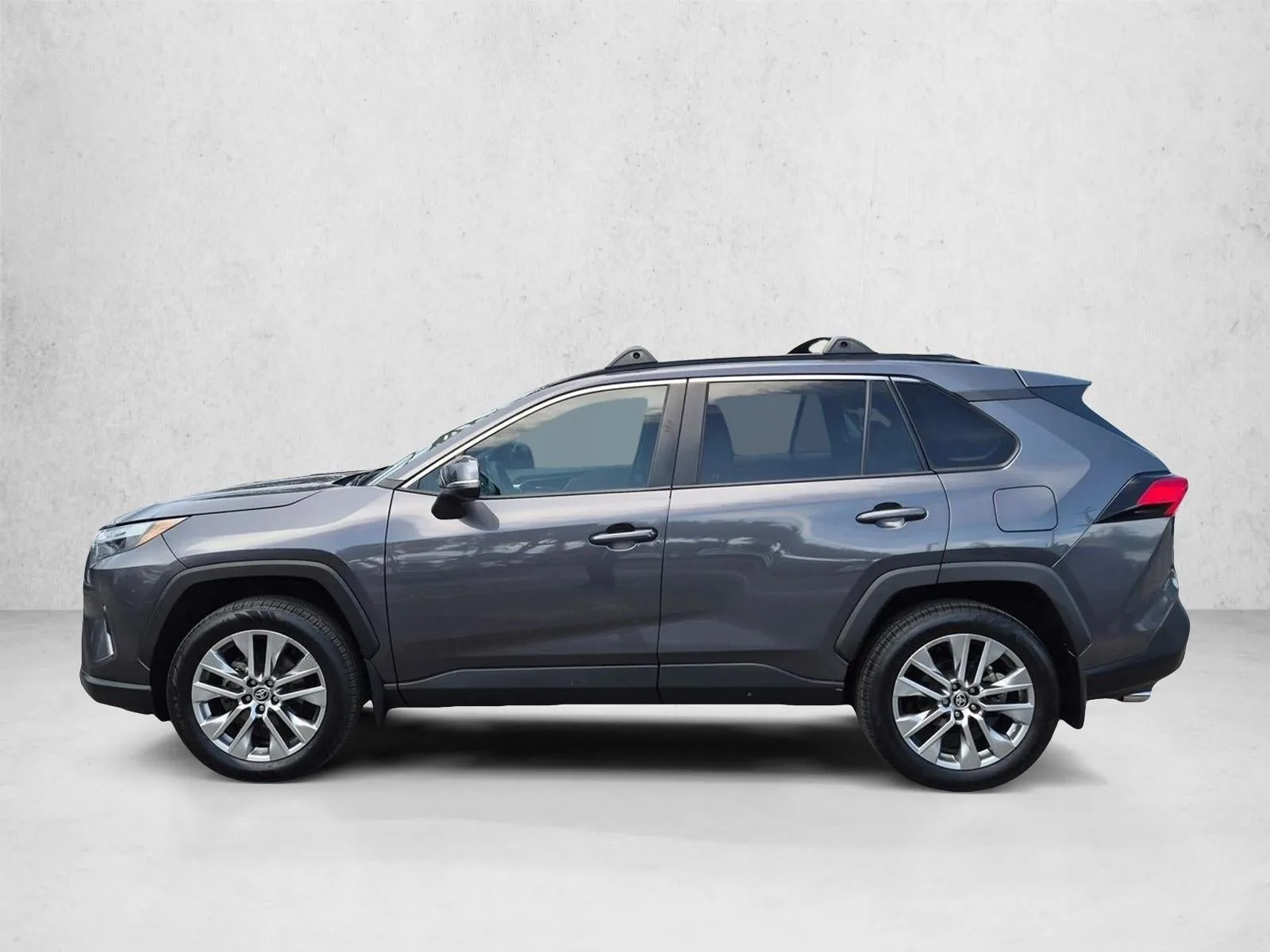 2024 Toyota RAV4 XLE Premium photo 9
