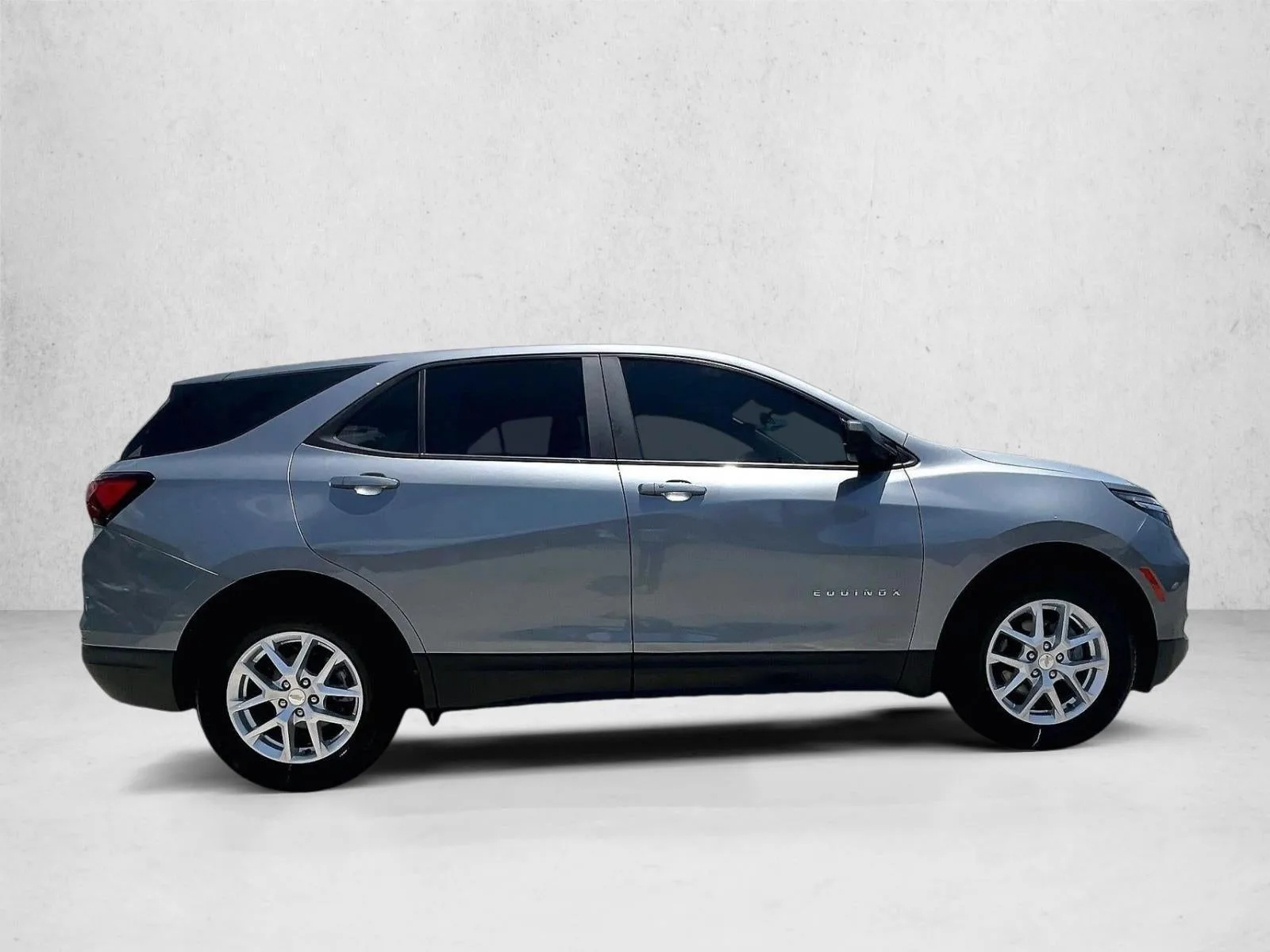 2023 Chevrolet Equinox LS photo 5