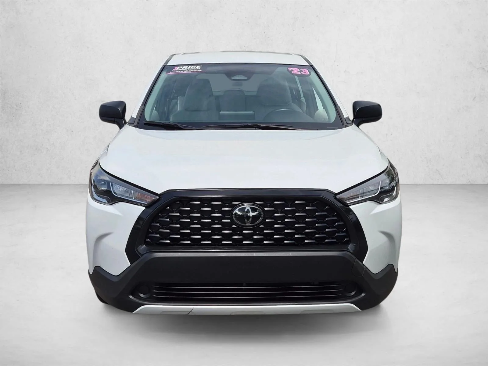 2023 Toyota Corolla Cross L 2WD (Natl) photo 2