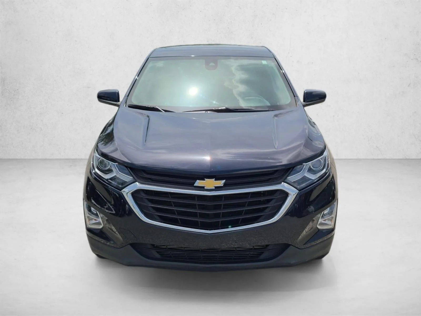 2020 Chevrolet Equinox FWD LT photo 2