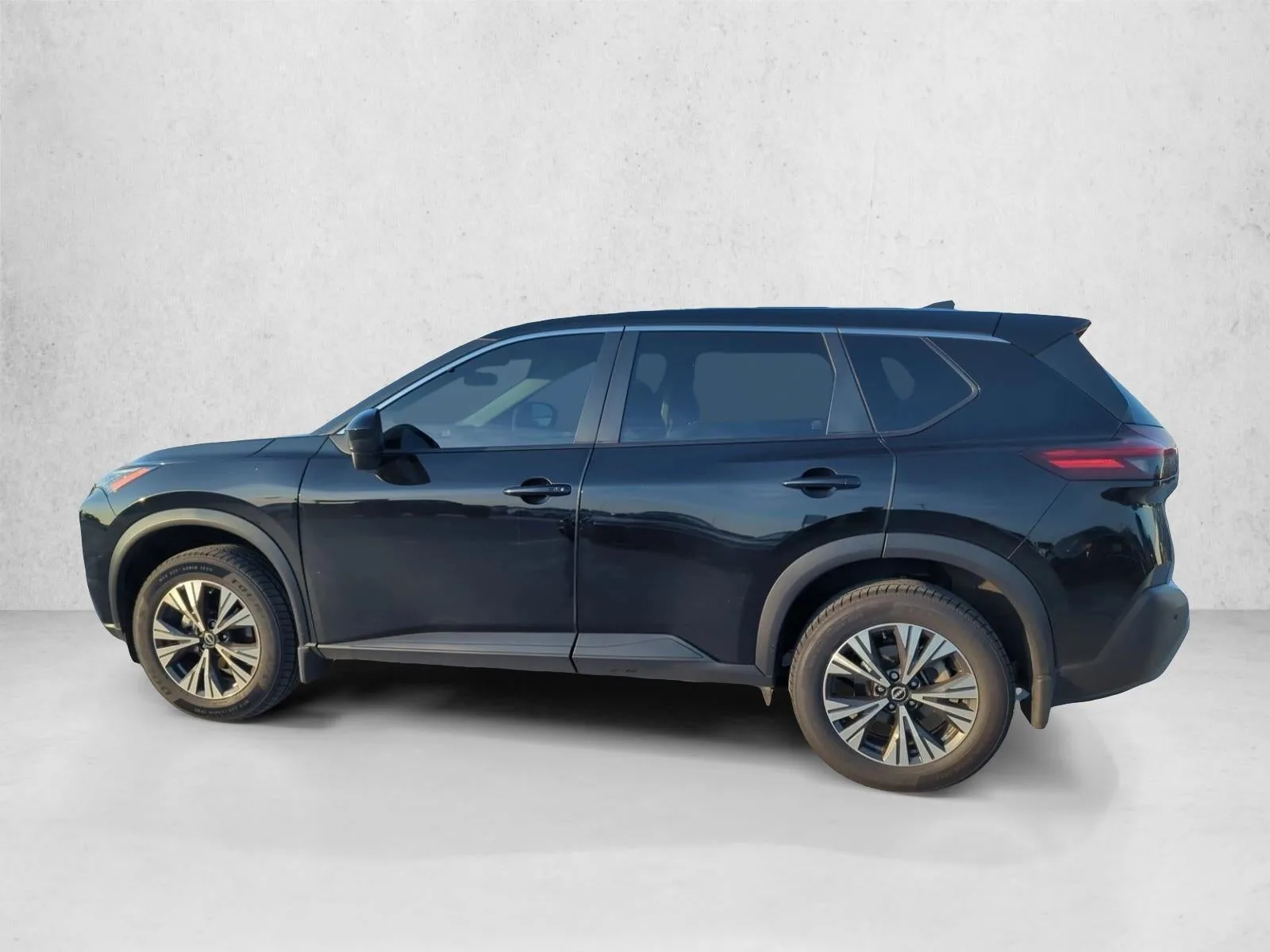 2023 Nissan Rogue FWD SV photo 6