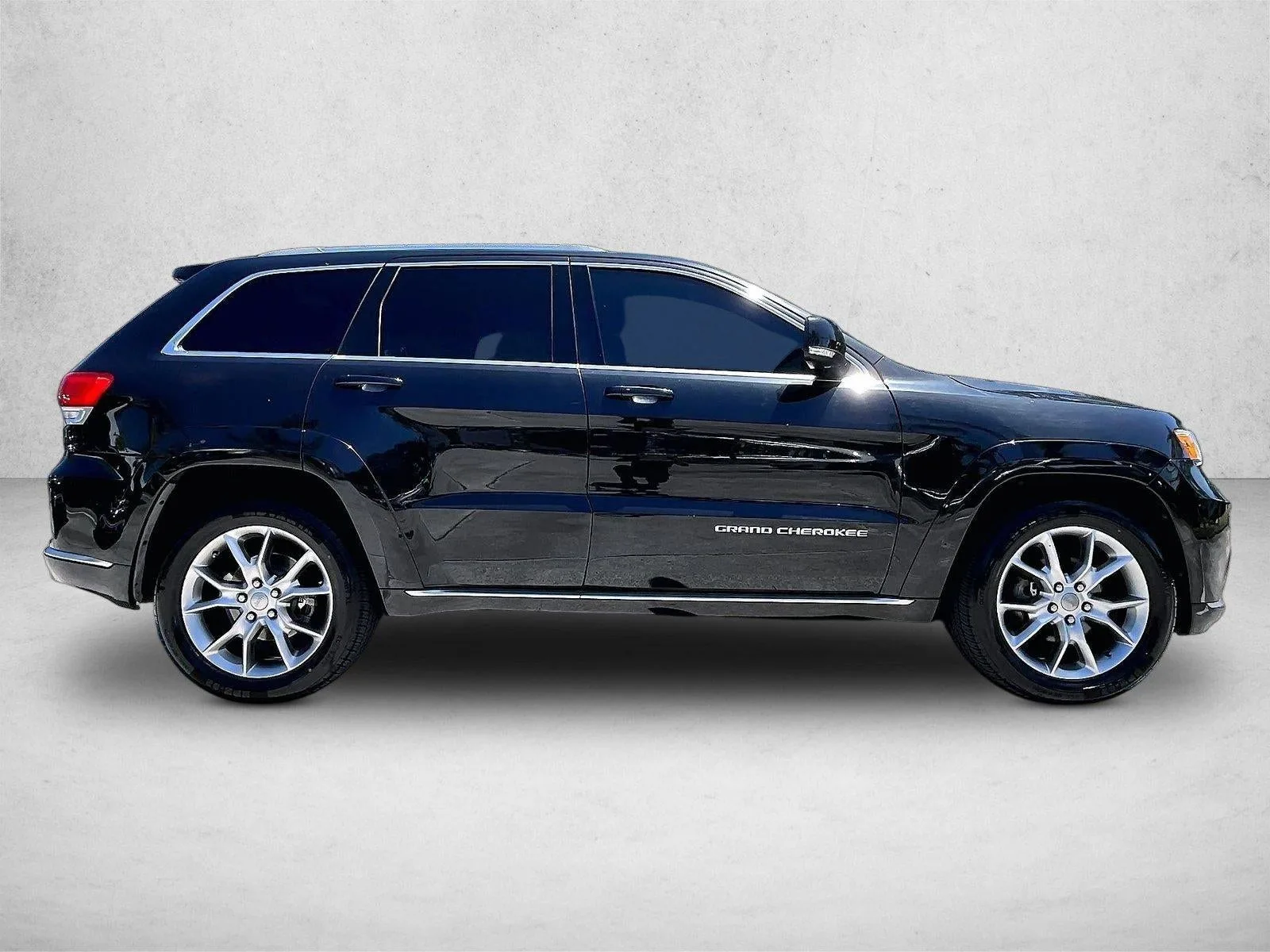 2016 Jeep Grand Cherokee RWD 4dr Summit photo 5