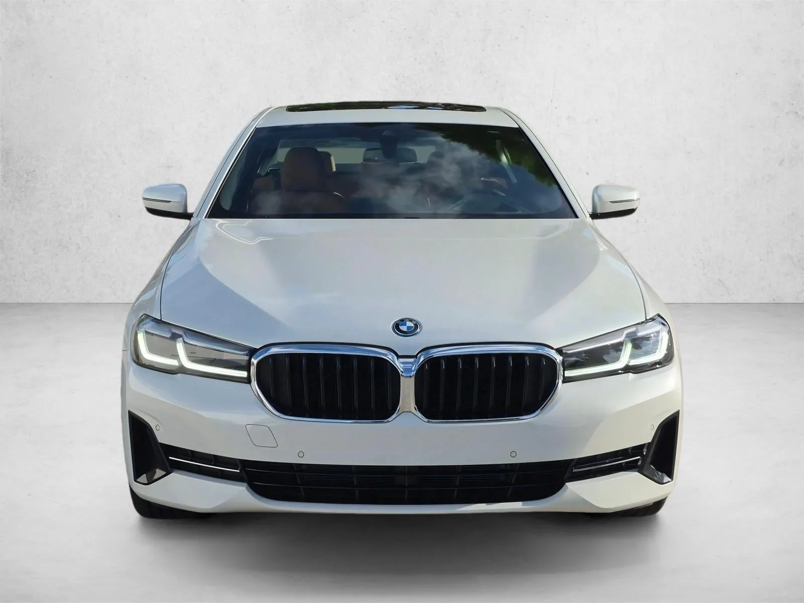 2023 BMW 530e xDrive photo 2