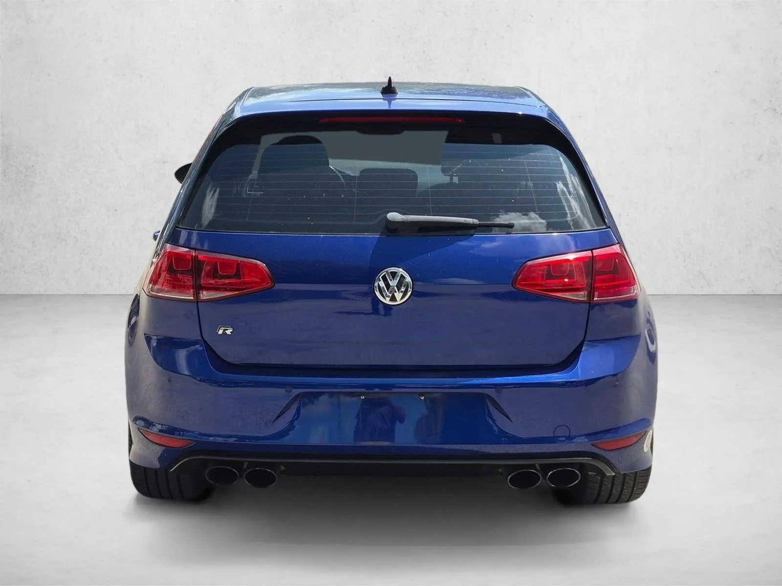 2017 Volkswagen Golf R Base photo 4