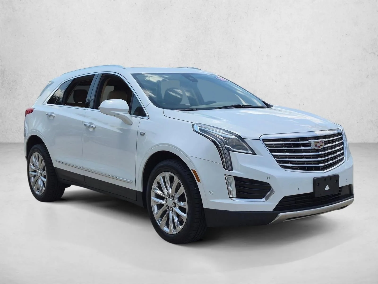 2018 Cadillac XT5 AWD 4dr Platinum photo 3