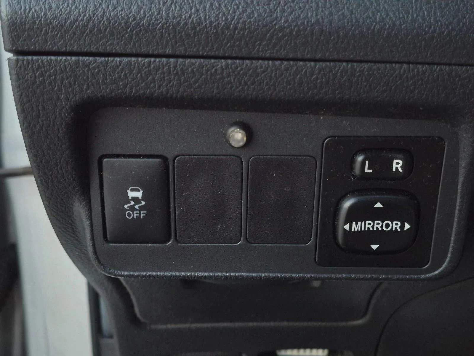 2013 Toyota Corolla 4dr Sdn Man S (Natl) photo 11