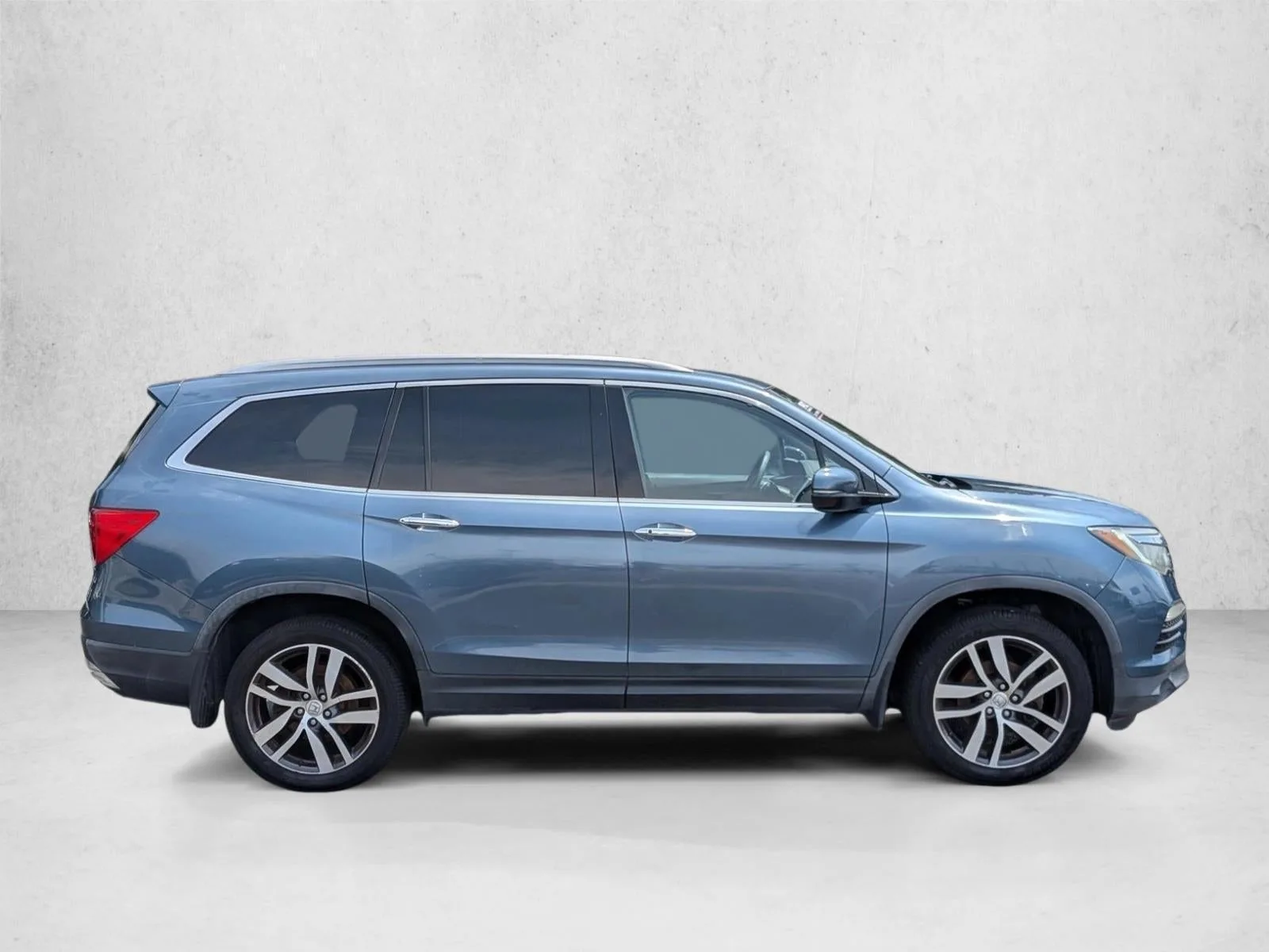 2017 Honda Pilot Elite AWD photo 4
