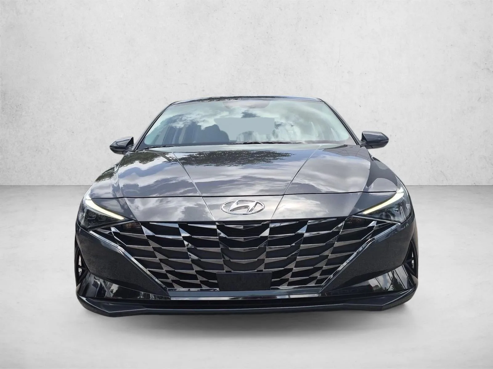 2023 Hyundai ELANTRA Limited IVT photo 2