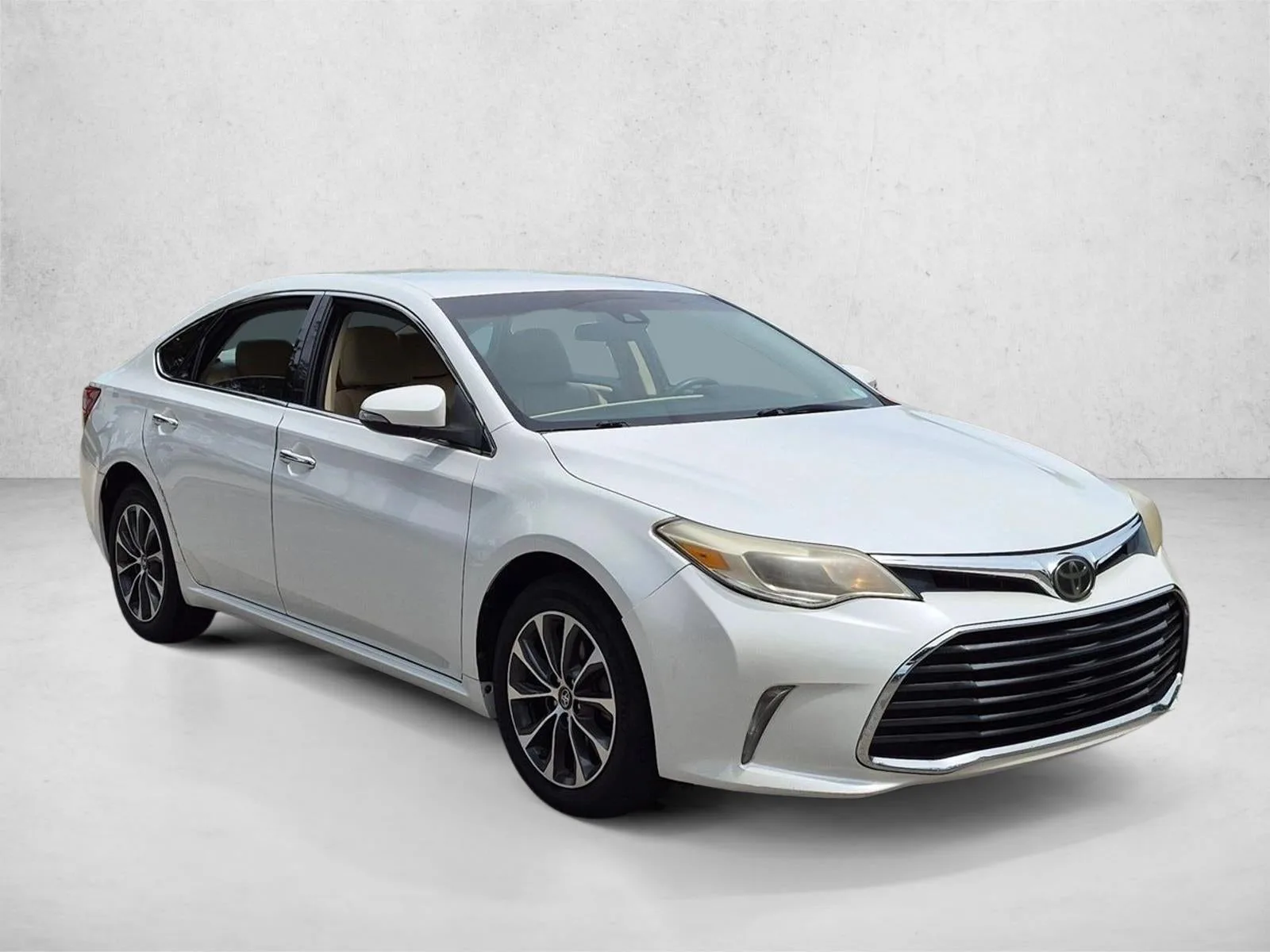 2017 Toyota Avalon XLE (SE) photo 3