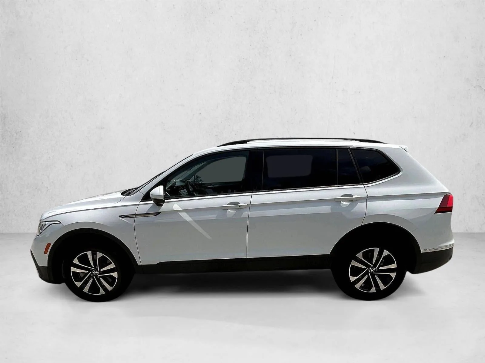 2024 Volkswagen Tiguan 2.0T S FWD photo 6