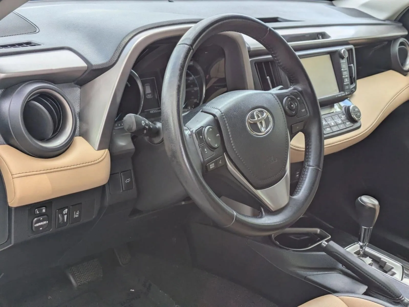 2016 Toyota RAV4 Hybrid AWD 4dr Limited (Natl) photo 10