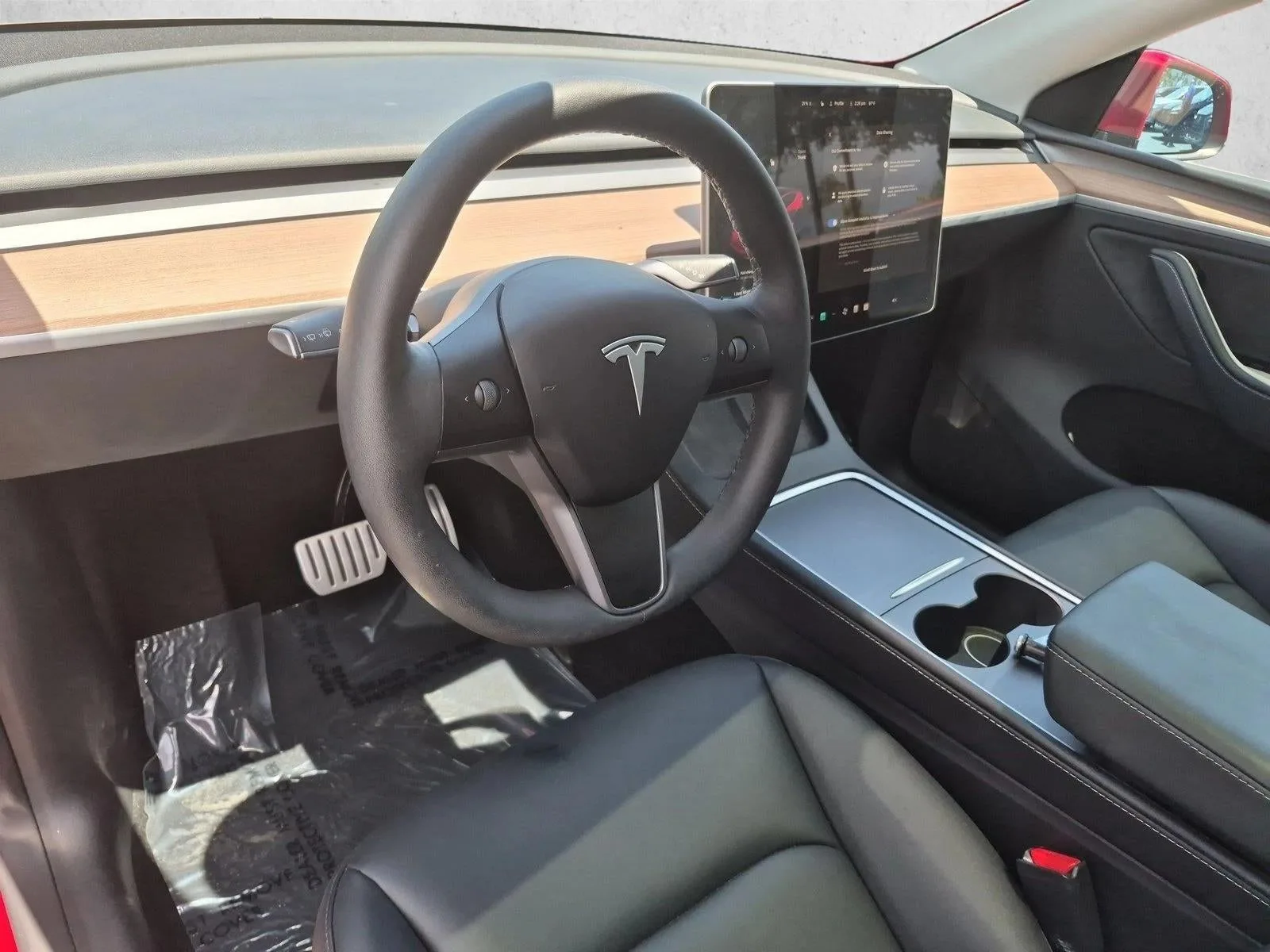 2025 Tesla Model Y Performance photo 8