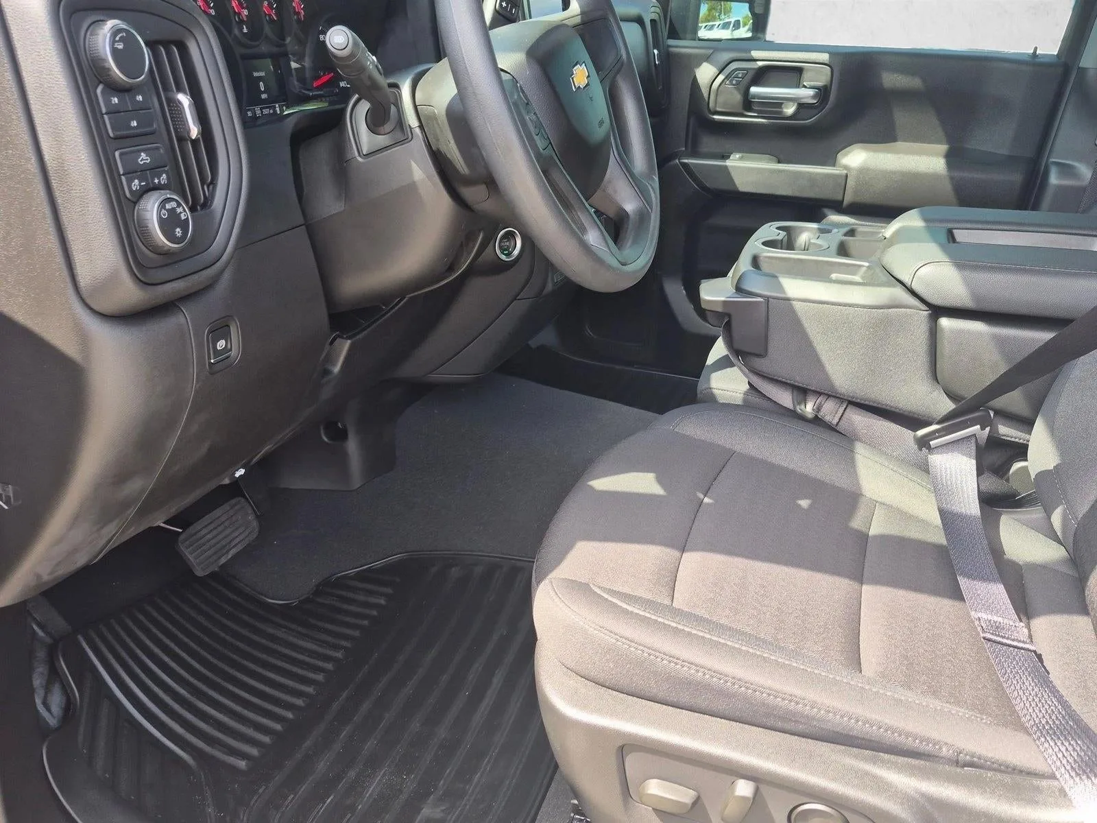 2024 Chevrolet Silverado 2500 HD Custom photo 10