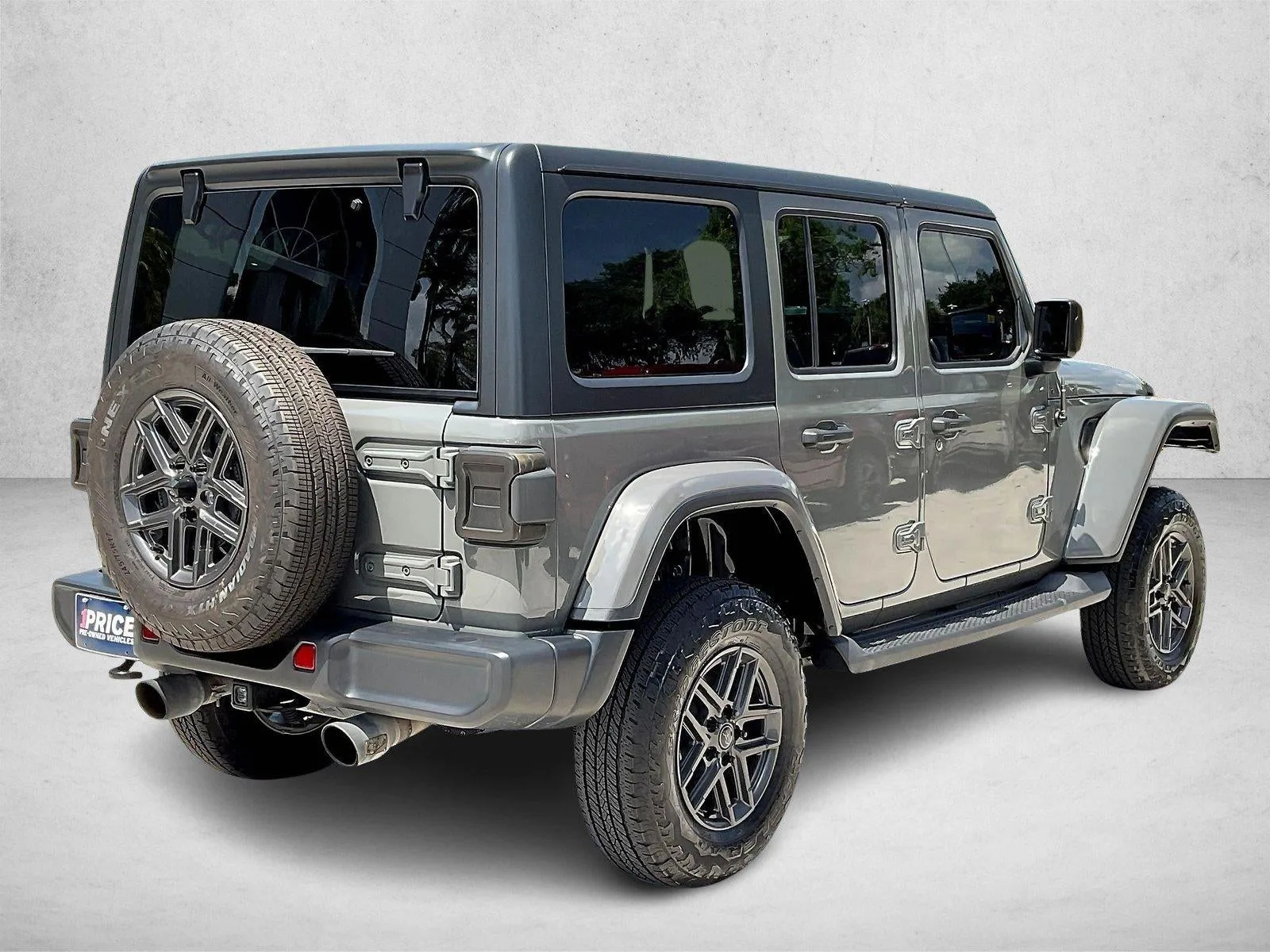 2019 Jeep Wrangler Unlimited Sahara 4x4 photo 2