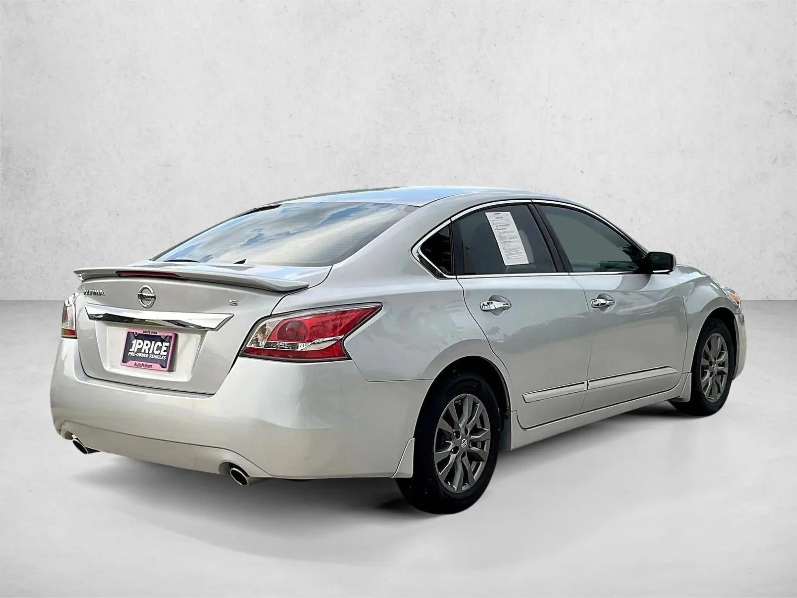 2015 Nissan Altima 4dr Sdn I4 2.5 S photo 2