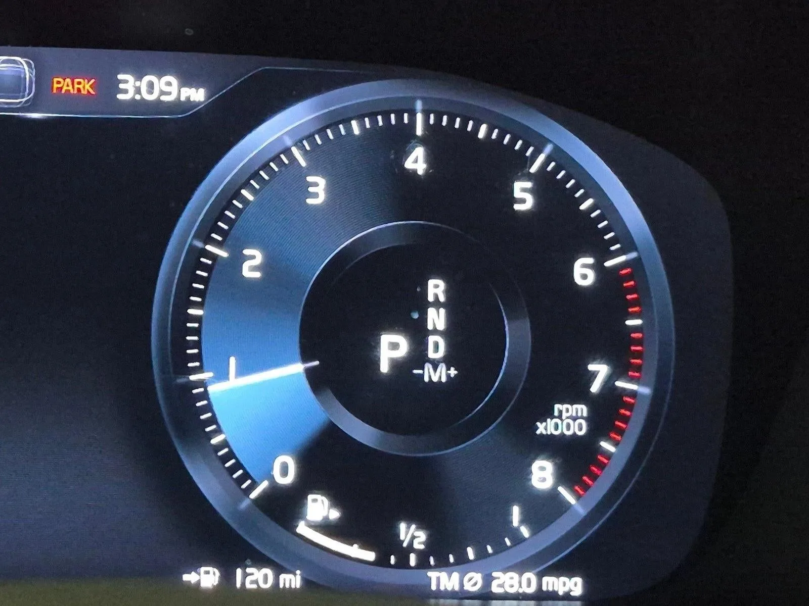 2022 Volvo XC40 T5 AWD R-Design photo 10