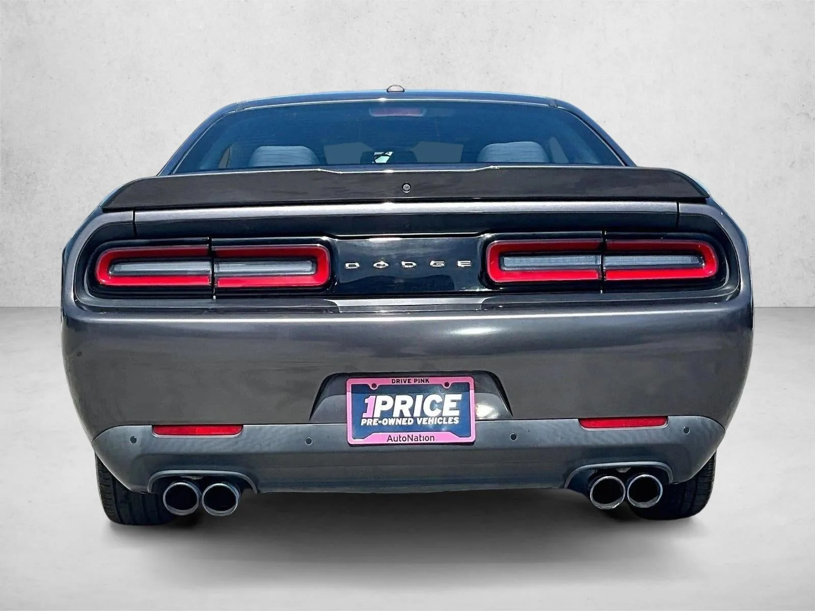 2015 Dodge Challenger R/T photo 4