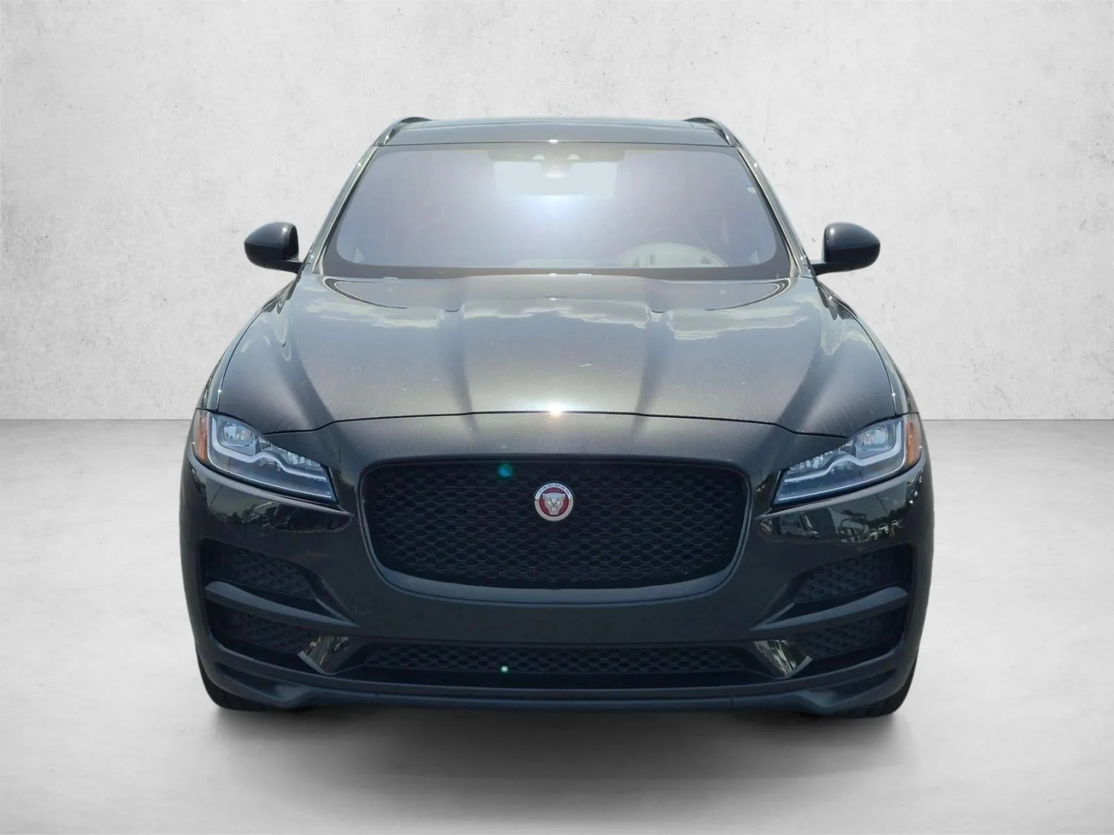 2017 Jaguar F-PACE 35t Prestige photo 2