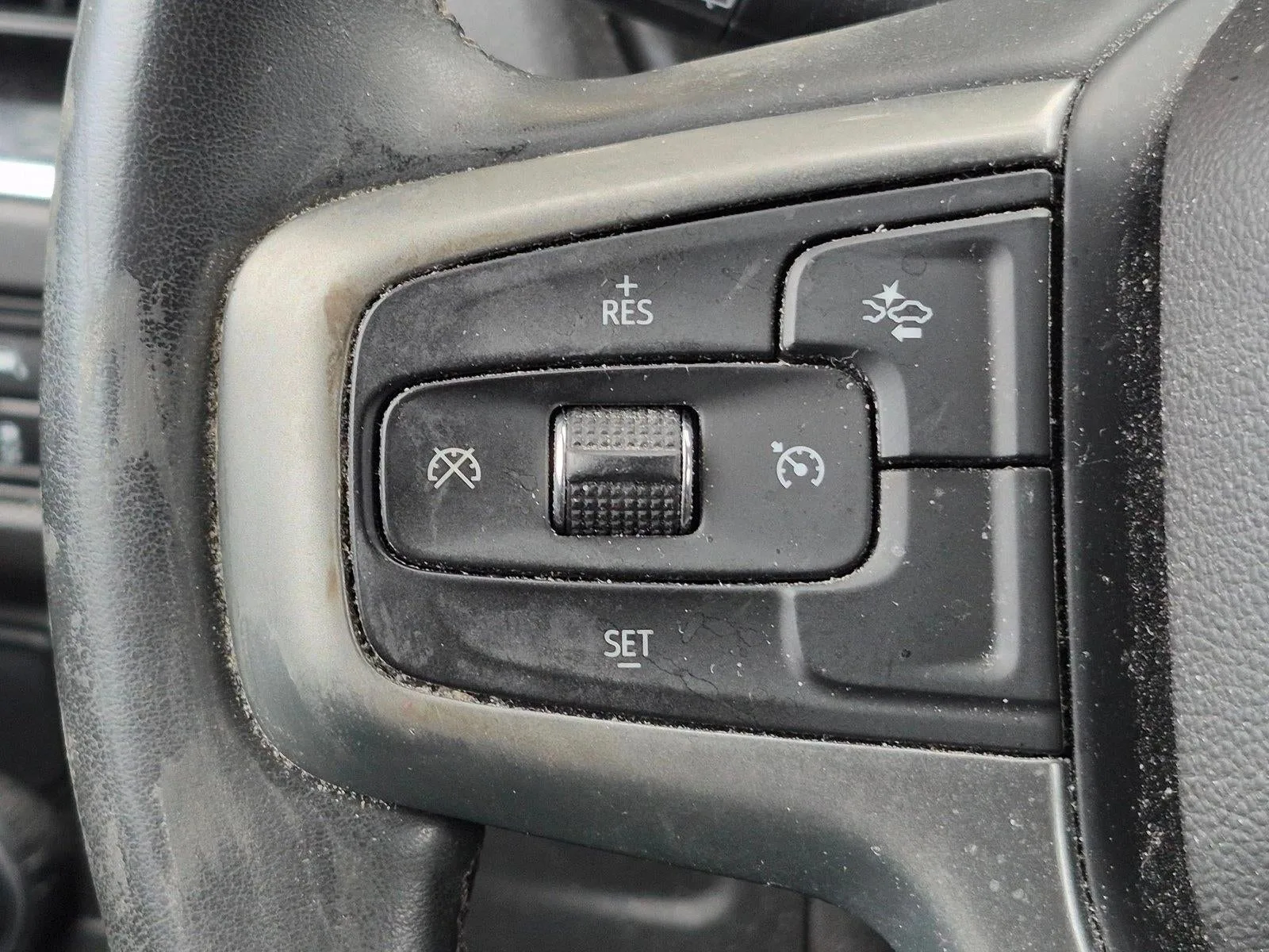 2023 Chevrolet Suburban LS photo 10