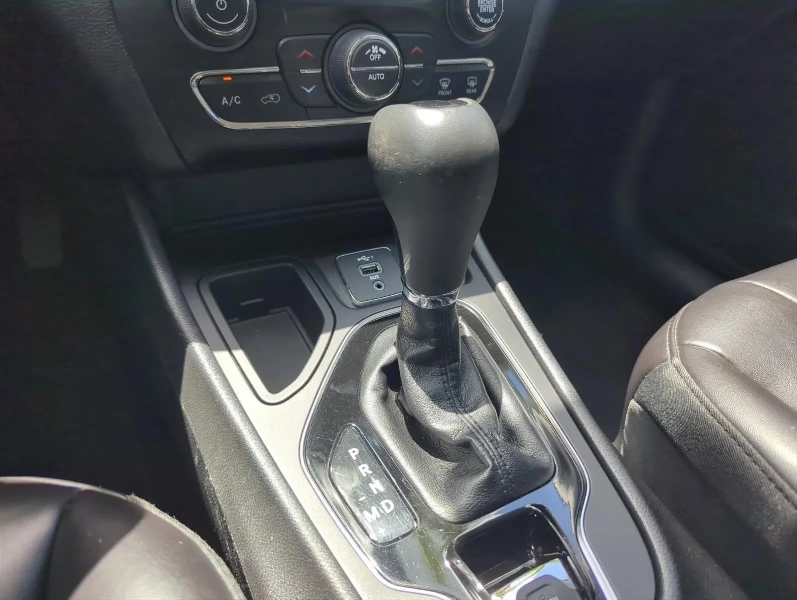 2020 Jeep Cherokee Altitude FWD photo 11