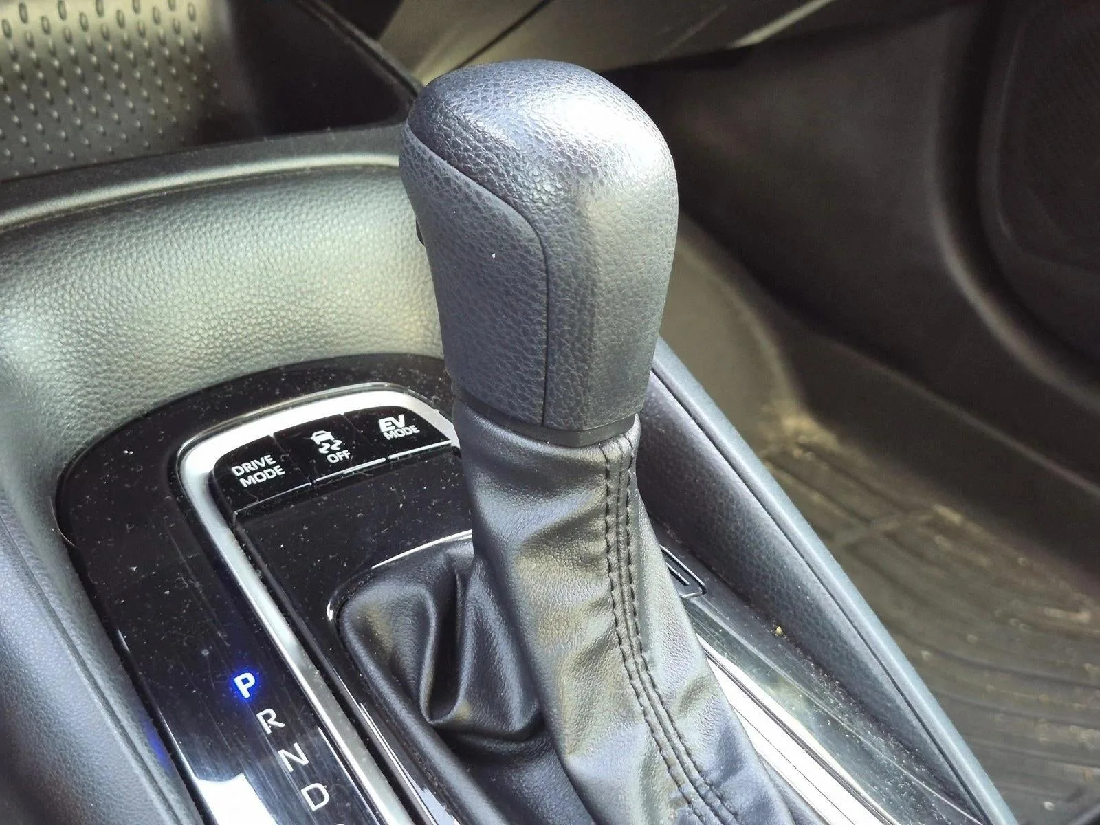 2023 Toyota Corolla Hybrid LE FWD (Natl) photo 8