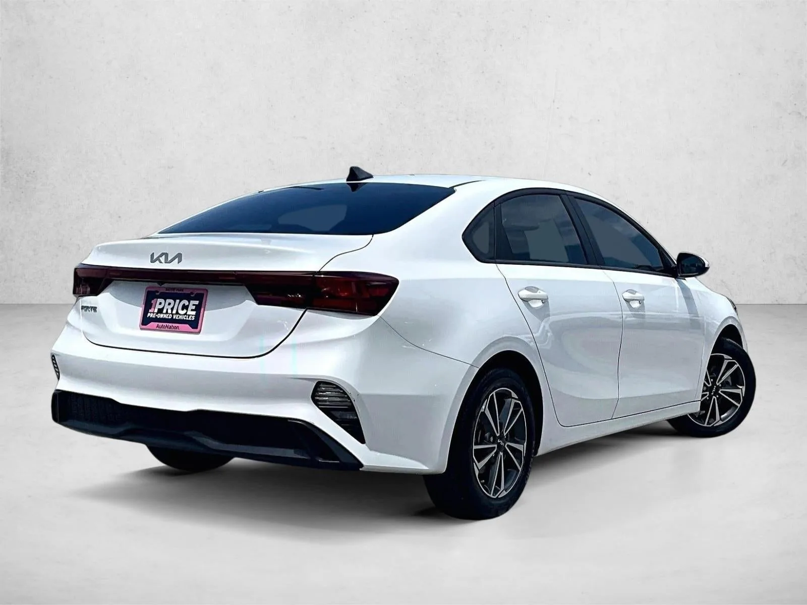 2024 Kia Forte LXS photo 2