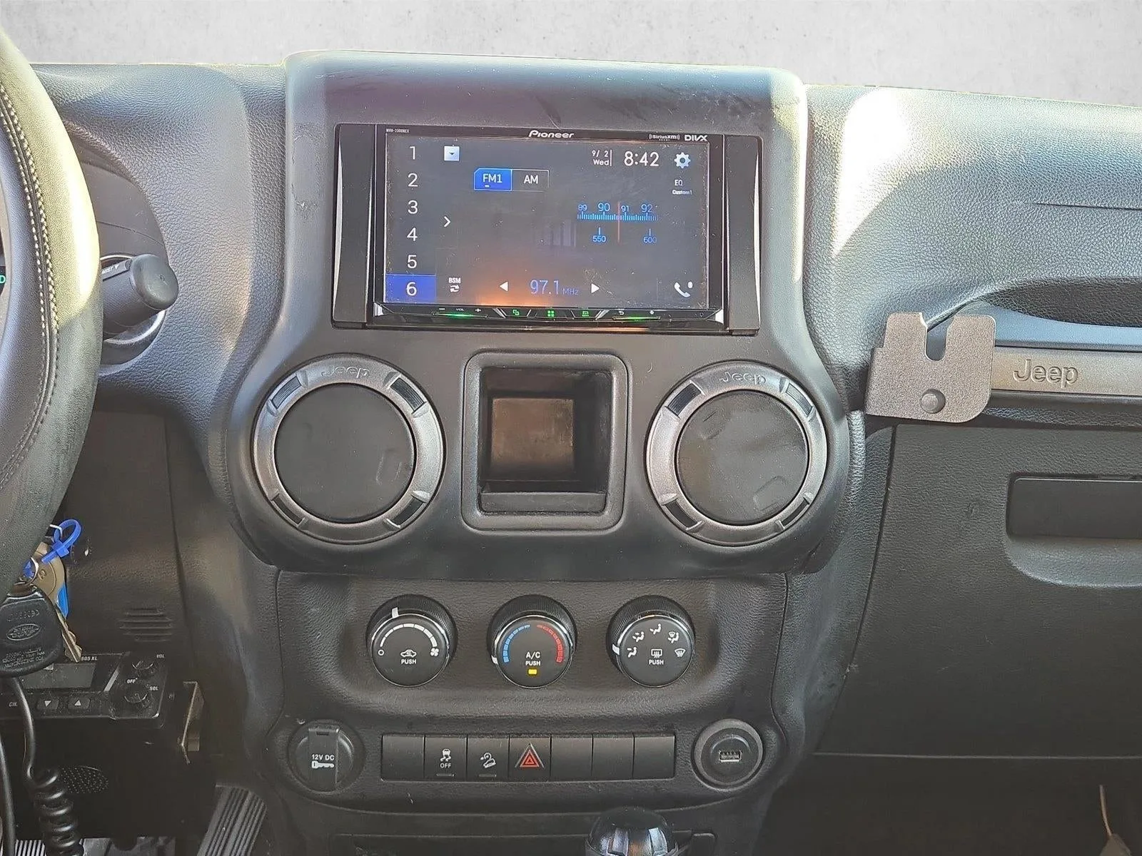 2015 Jeep Wrangler Unlimited 4WD 4dr Sport photo 8