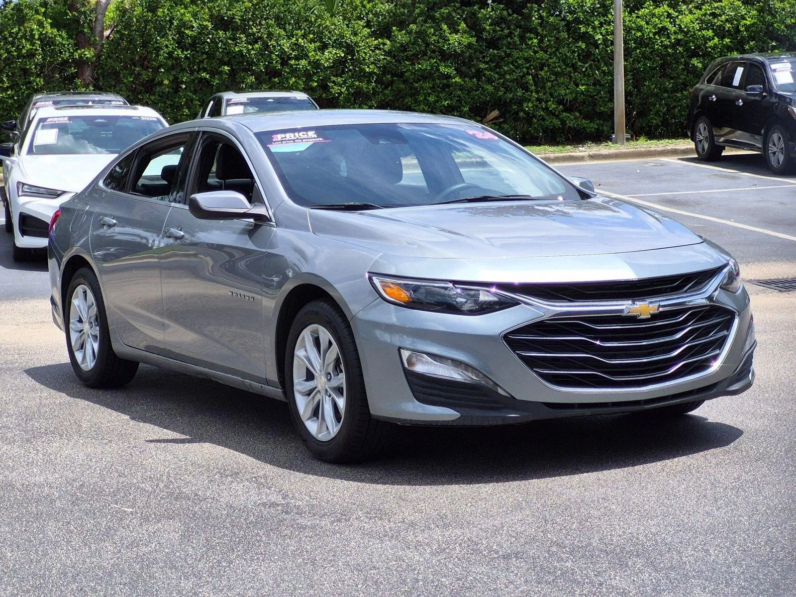 2024 Chevrolet Malibu LT photo 3