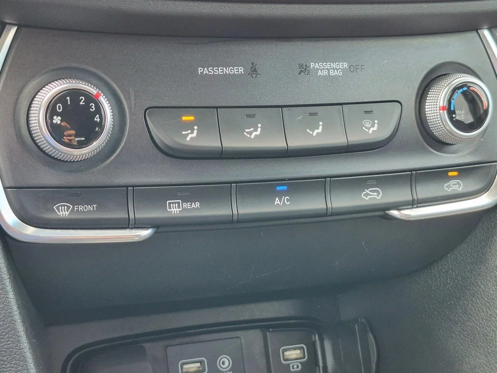 2020 Hyundai SANTA FE SE 2.4L Auto FWD photo 12