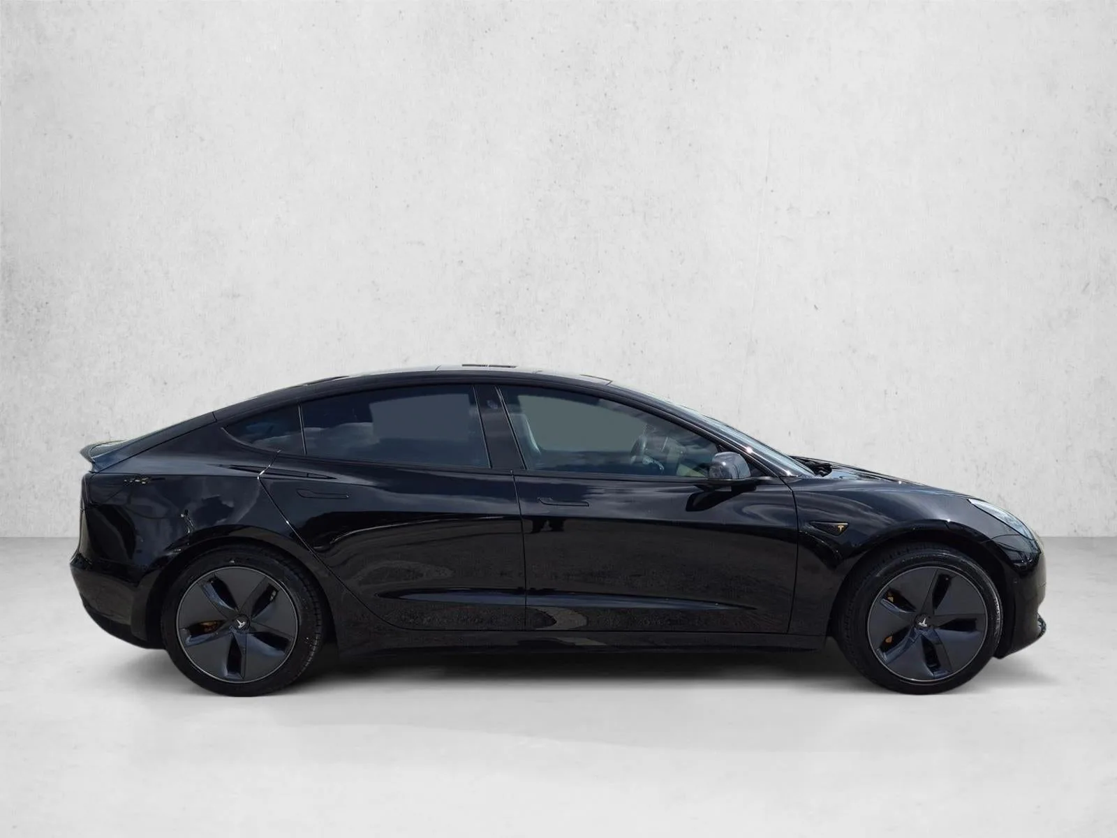 2020 Tesla Model 3 Standard Range Plus RWD photo 4