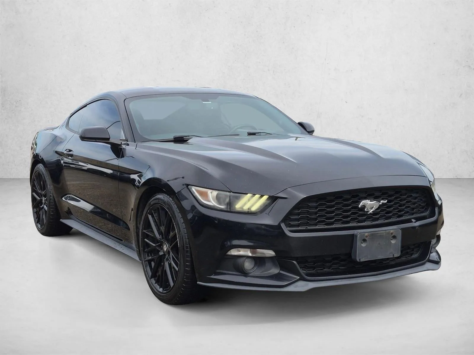 2017 Ford Mustang EcoBoost Fastback photo 3