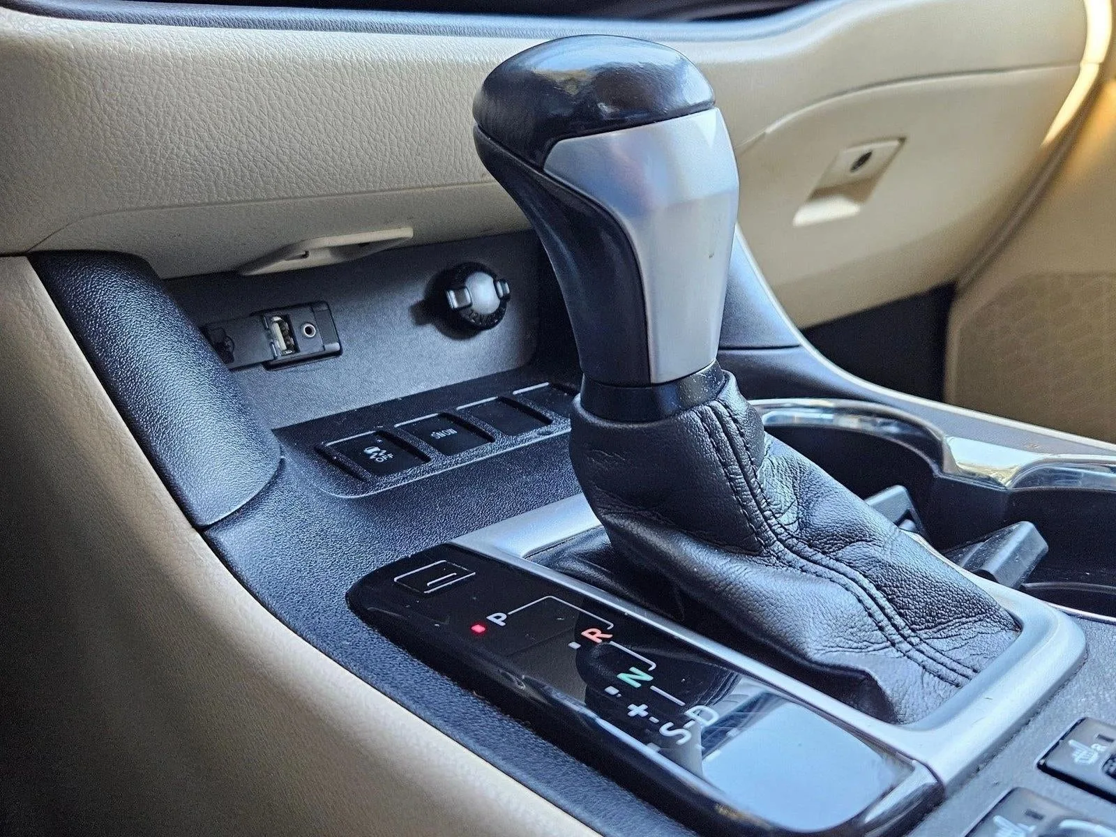 2016 Toyota Highlander FWD 4dr V6 XLE (Natl) photo 10