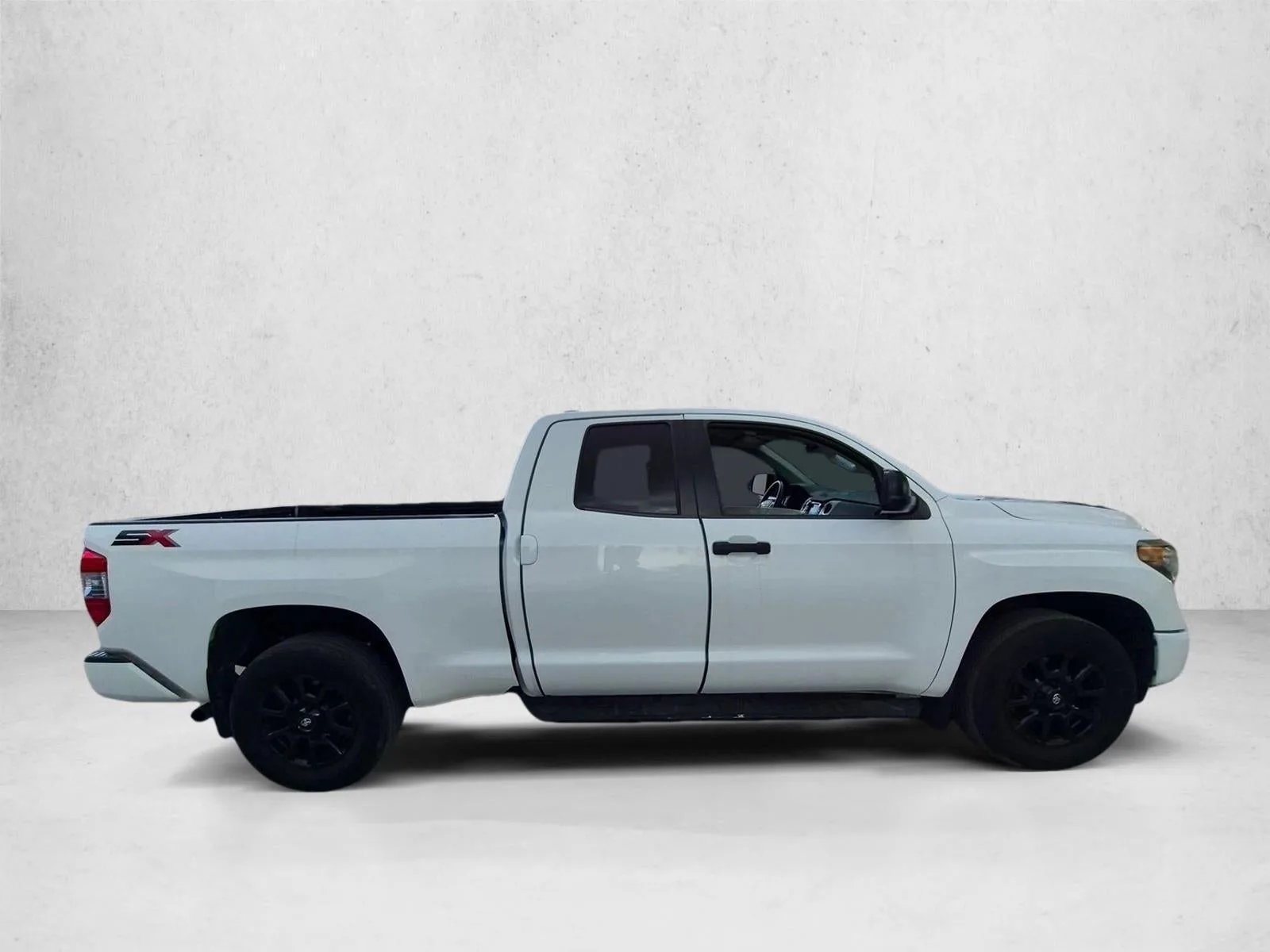 2020 Toyota Tundra SR5 photo 2