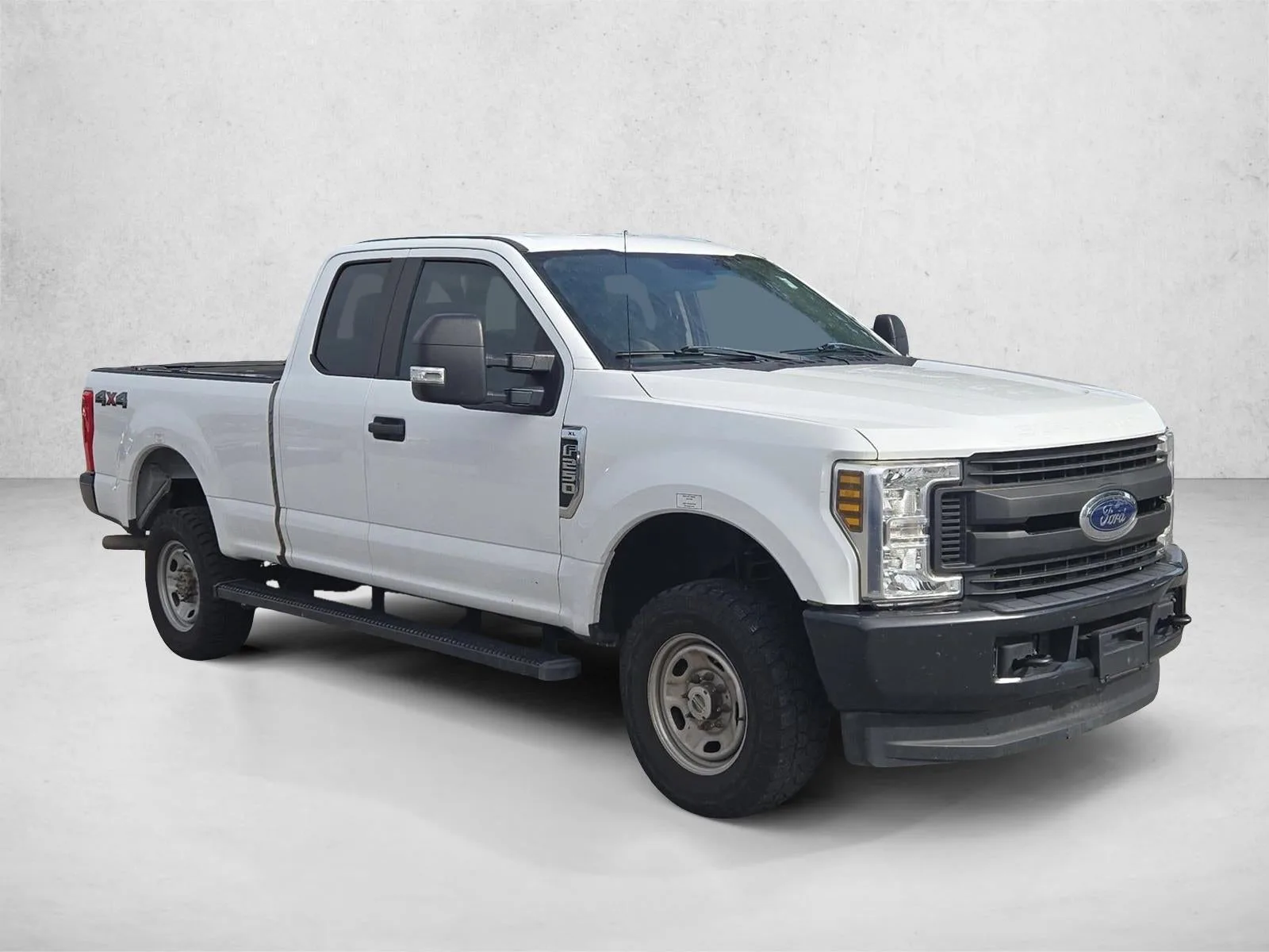 2019 Ford Super Duty F-250 SRW XL 4WD SuperCab 6.75' Box photo 3