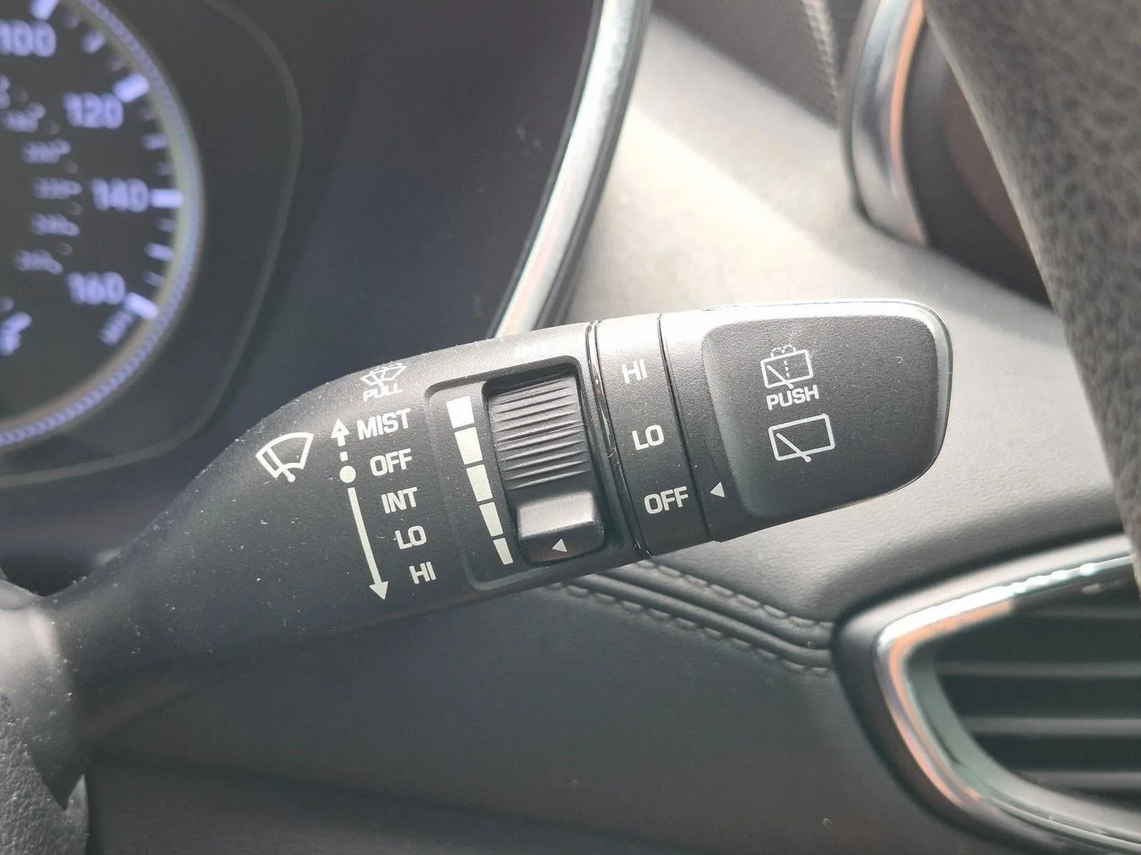 2020 Hyundai SANTA FE SE 2.4L Auto AWD photo 7