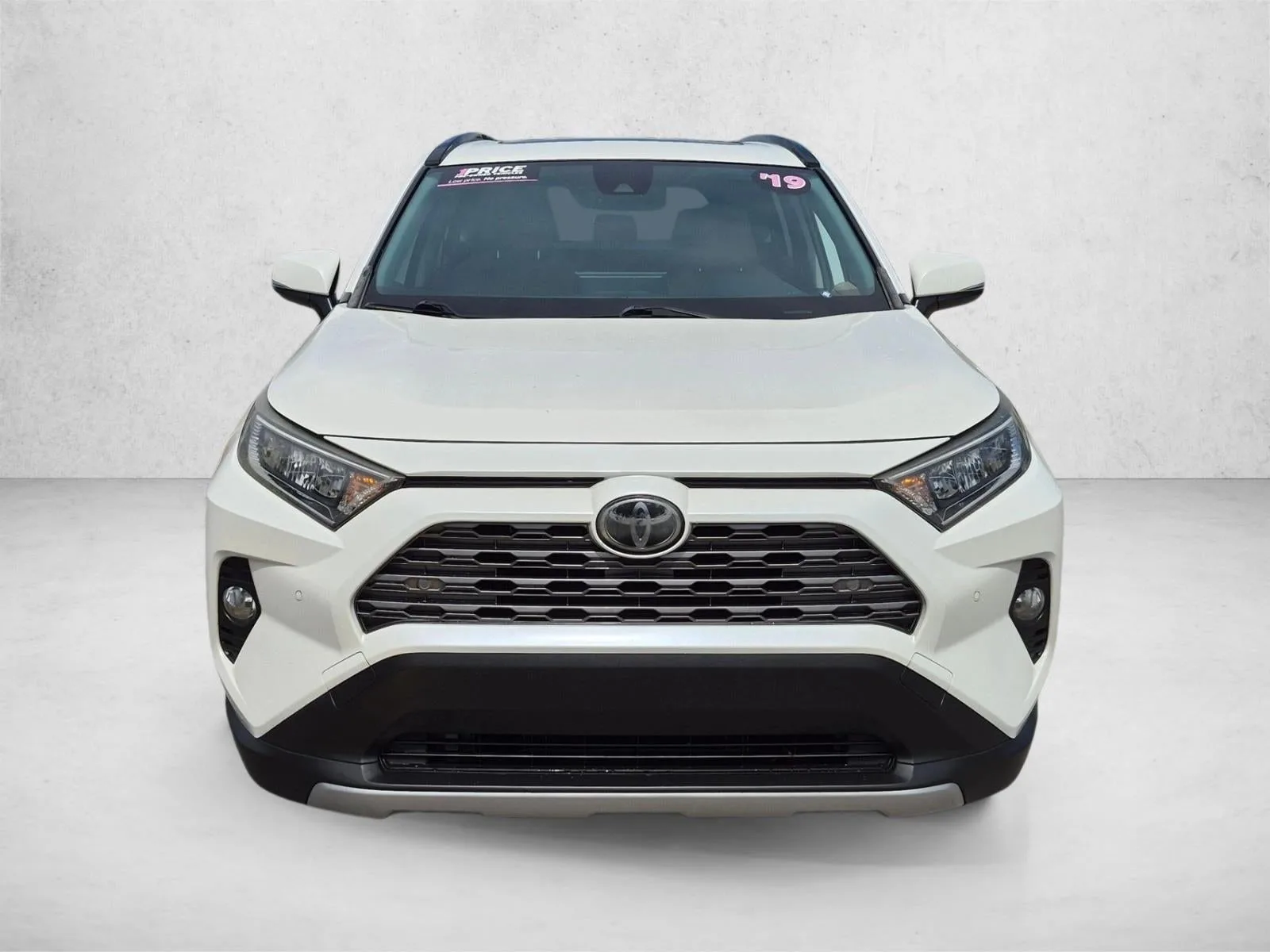 2019 Toyota RAV4 Limited FWD (Natl) photo 2