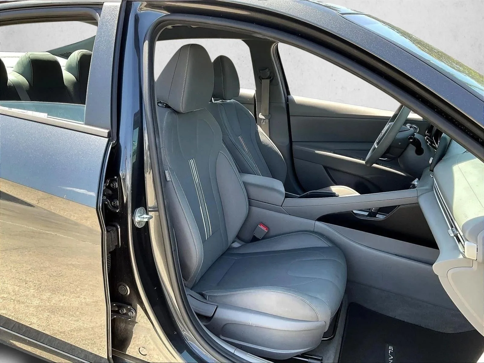 2023 Hyundai ELANTRA SEL IVT photo 9