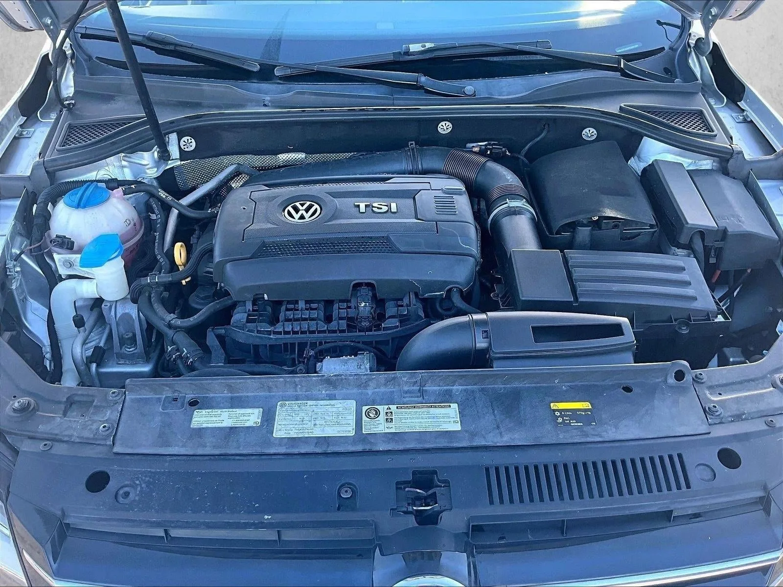 2015 Volkswagen Passat 1.8T Limited Edition photo 11