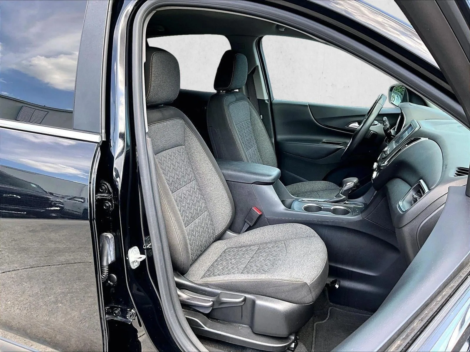 2022 Chevrolet Equinox LT photo 9