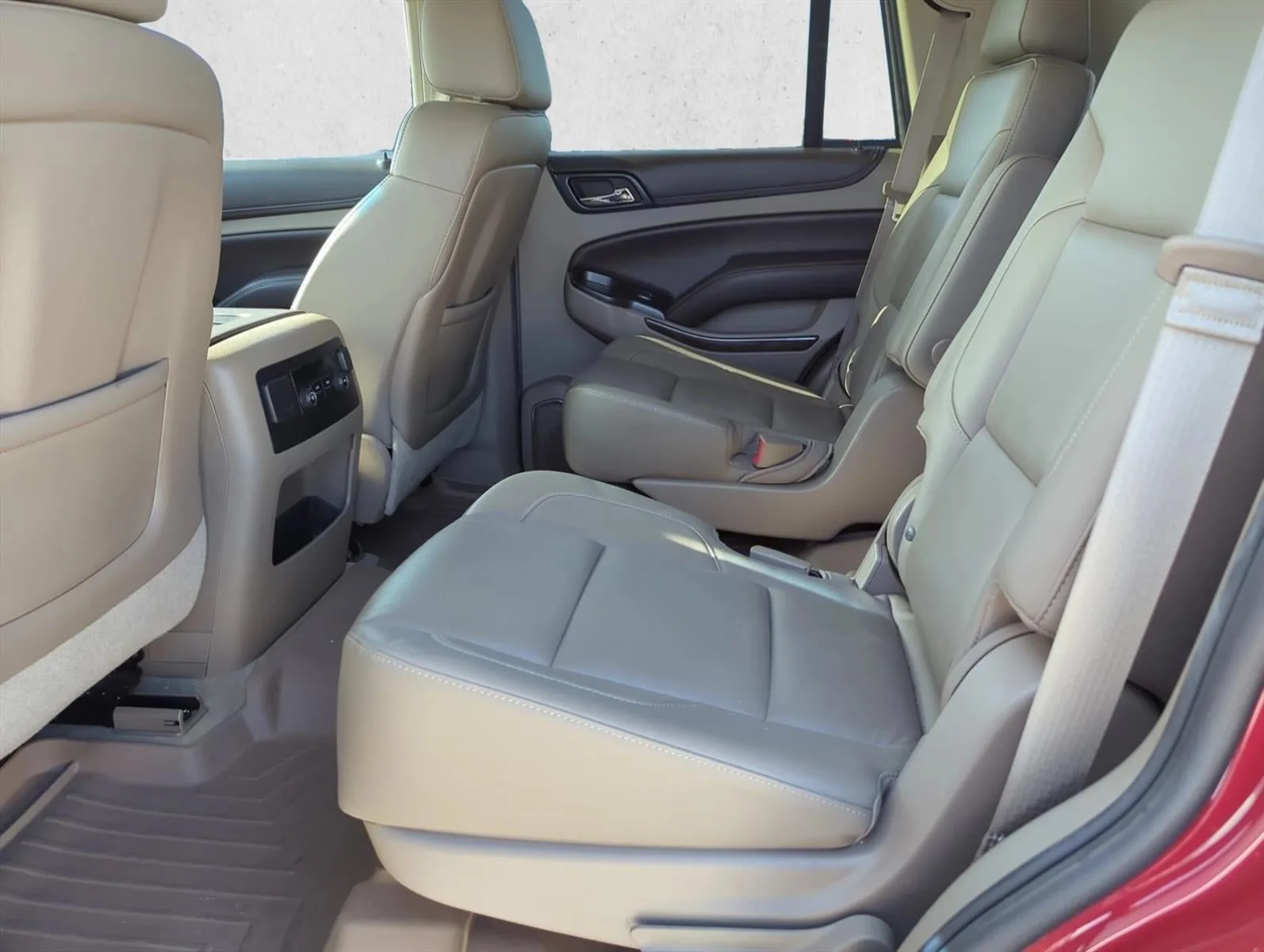 2015 Chevrolet Tahoe 2WD LT photo 8