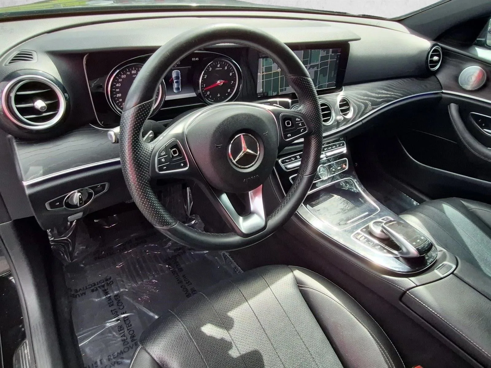 2017 Mercedes-Benz E 300 E 300 Luxury photo 10