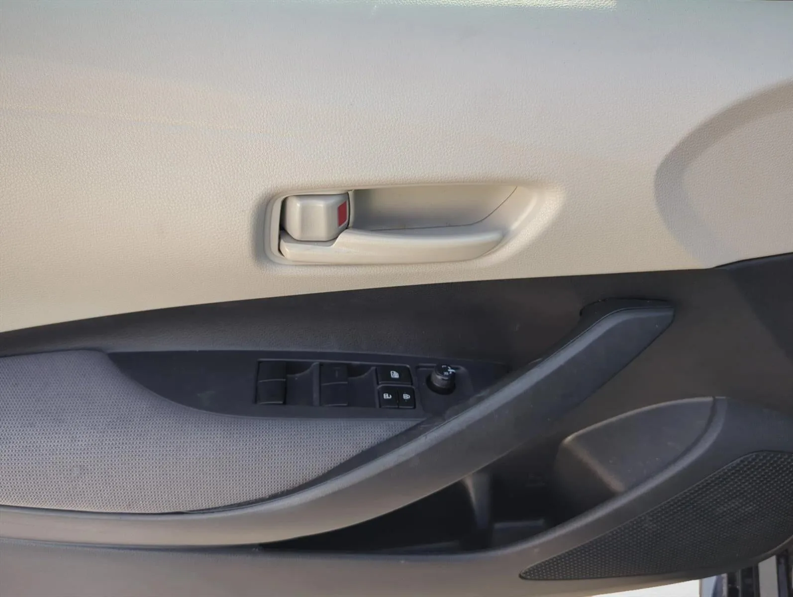 2024 Toyota Corolla LE CVT (Natl) photo 9