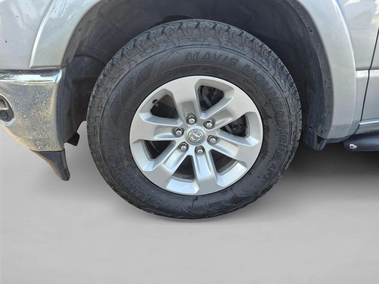 2021 RAM 1500 Laramie 4x2 Crew Cab 5'7" Box photo 9